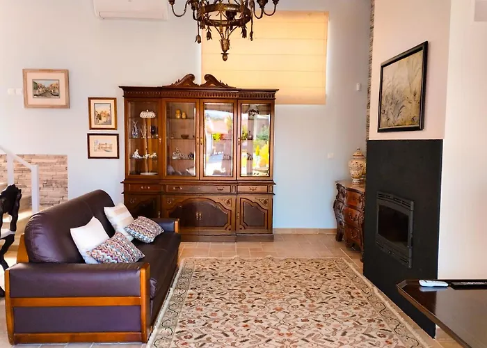 Casa Andorinhas - - Nazare Alcobaca 4*